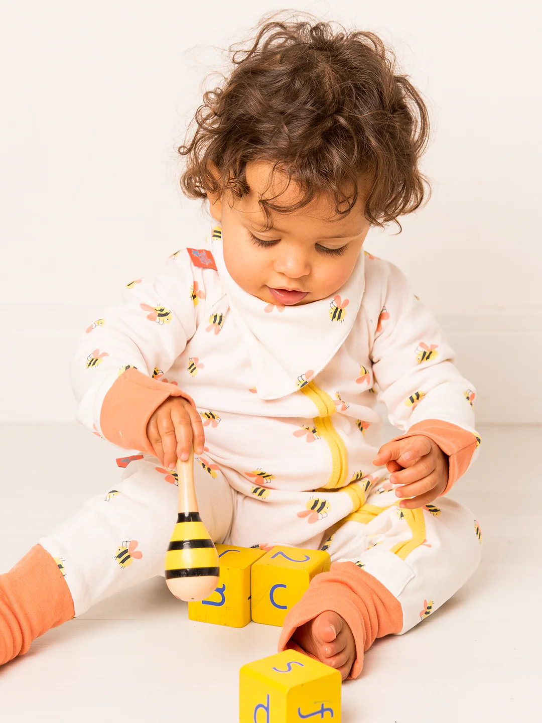 Honey Bee Romper & Bib Gift Box Set - Image 4